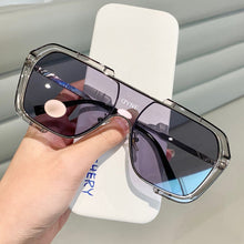 Load image into Gallery viewer, Fashionable Benjamin Oversize Sunglasses
