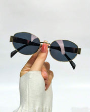 Load image into Gallery viewer, Vintage Oval Sunglass
