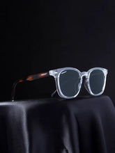 Load image into Gallery viewer, The Tea Oval Black Sunglass
