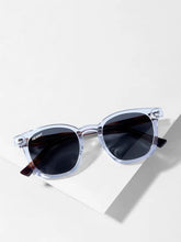 Load image into Gallery viewer, The Tea Oval Black Sunglass
