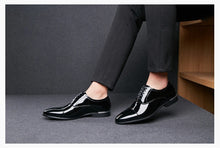 Load image into Gallery viewer, Shiny Black Antiwrinkle Shoes - JACKMARC.COM
