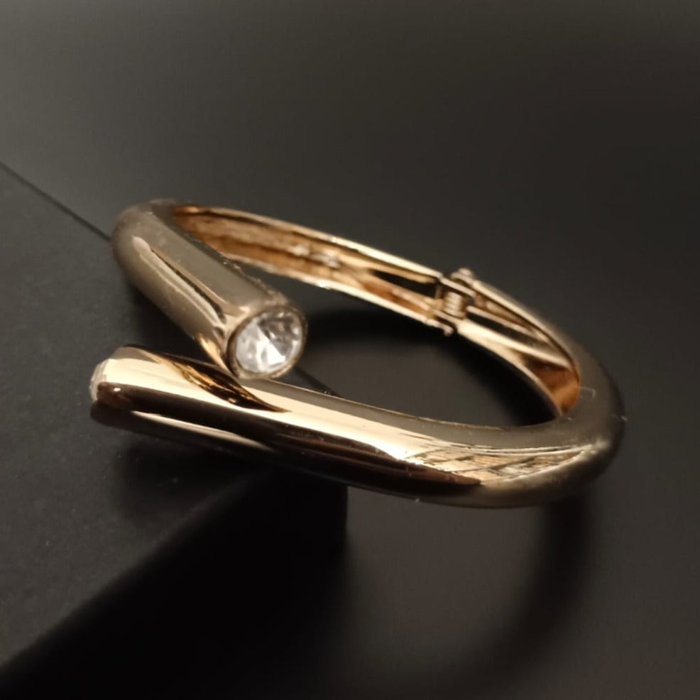 New Golden Twisted Design Bracelet For Women and Girl-Jack Marc