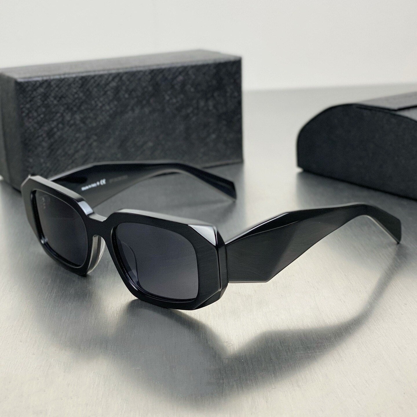 New 2023 Fashionable Narrow Frame Sunglasses for Women